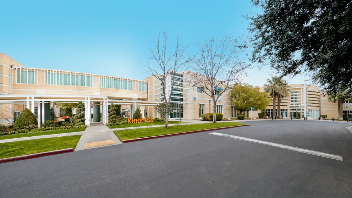 Exterior photo of Mercy Hospital Southwest in Bakersfield, CA